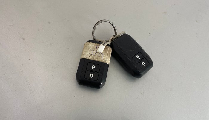 2018 Maruti Swift ZXI, Petrol, Manual, 69,486 km, Key Close Up