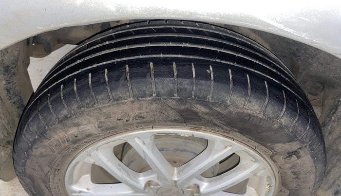 2018 Maruti Swift ZXI, Petrol, Manual, 69,486 km, Right Rear Tyre Tread
