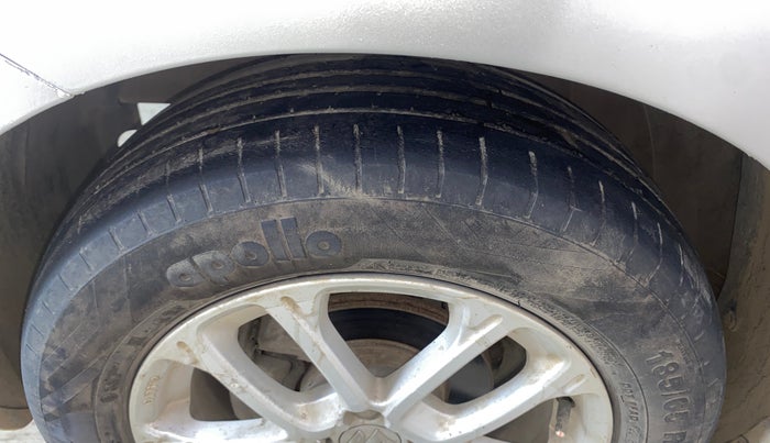 2018 Maruti Swift ZXI, Petrol, Manual, 69,486 km, Left Front Tyre Tread