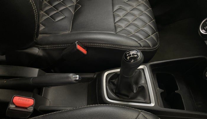 2018 Maruti Swift ZXI, Petrol, Manual, 69,486 km, Gear Lever