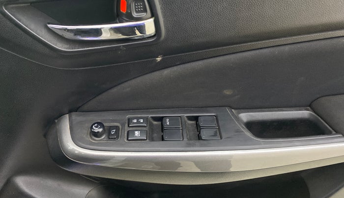 2018 Maruti Swift ZXI, Petrol, Manual, 69,486 km, Driver Side Door Panels Control