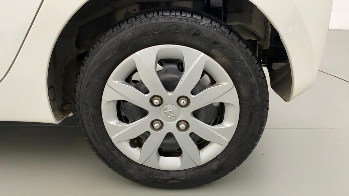 2018 Hyundai Eon SPORTZ, Petrol, Manual, 26,726 km, Left Rear Wheel