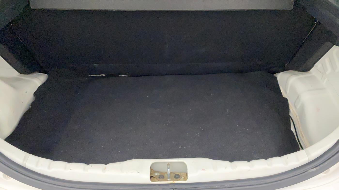 2018 Hyundai Eon SPORTZ, Petrol, Manual, 26,726 km, Boot Inside