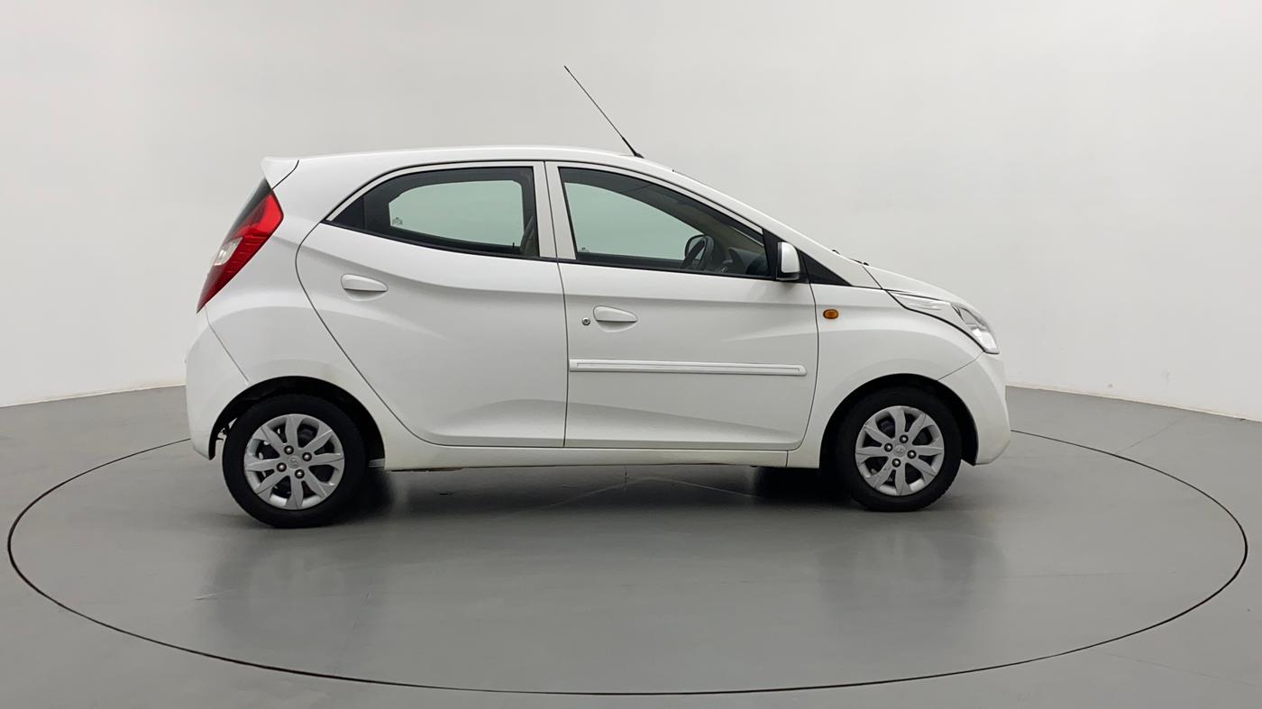 2018 Hyundai Eon SPORTZ, Petrol, Manual, 26,726 km, Right Side