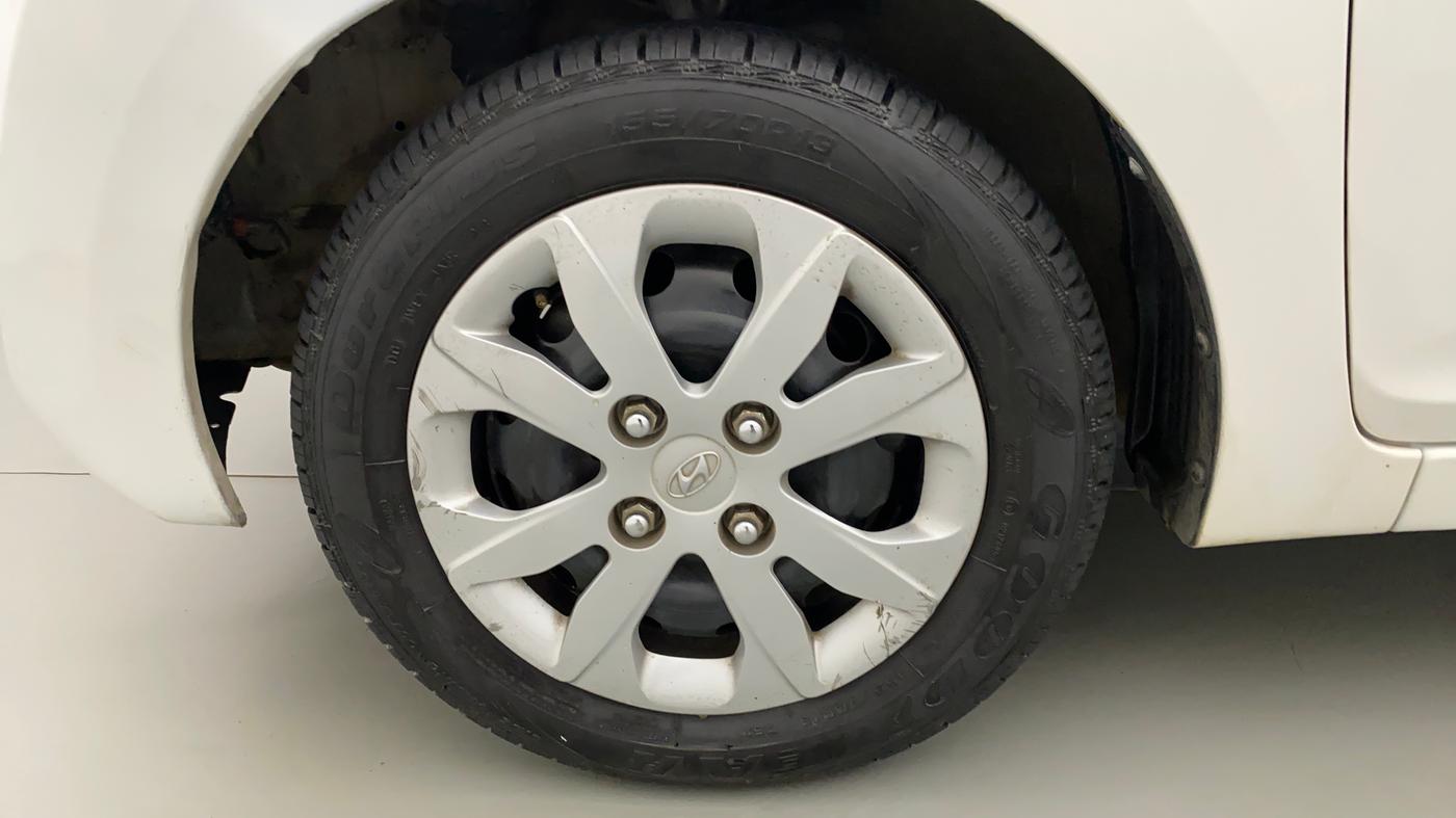 2018 Hyundai Eon SPORTZ, Petrol, Manual, 26,726 km, Left Front Wheel