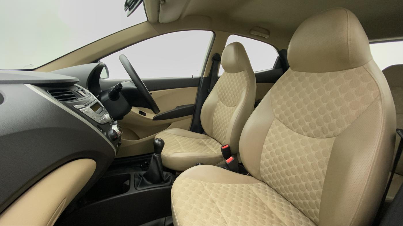 2018 Hyundai Eon SPORTZ, Petrol, Manual, 26,726 km, Right Side Front Door Cabin