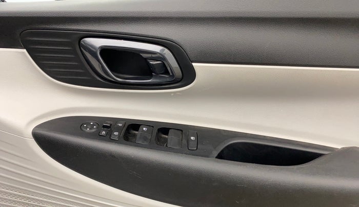 2024 Hyundai NEW I20 SPORTZ 1.2 MT, Petrol, Manual, 41,346 km, Driver Side Door Panels Control