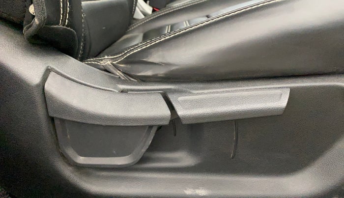 2024 Hyundai NEW I20 SPORTZ 1.2 MT, Petrol, Manual, 41,346 km, Driver Side Adjustment Panel