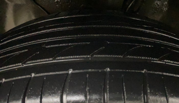 2015 Hyundai Elite i20 SPORTZ 1.2, Petrol, Manual, 71,476 km, Left Front Tyre Tread