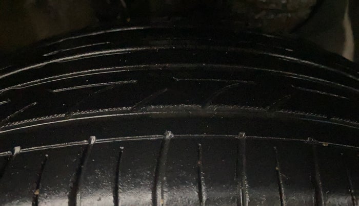 2015 Hyundai Elite i20 SPORTZ 1.2, Petrol, Manual, 71,476 km, Right Front Tyre Tread