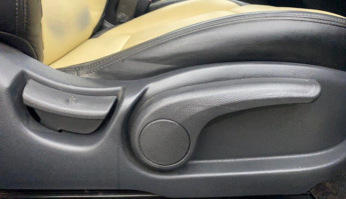 2015 Hyundai Elite i20 SPORTZ 1.2, Petrol, Manual, 71,476 km, Driver Side Adjustment Panel