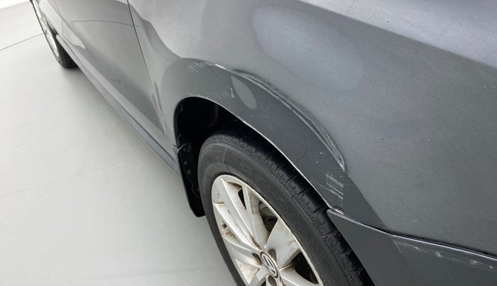 2016 Volkswagen Ameo HIGHLINE1.5L, Diesel, Manual, 1,09,668 km, Right fender - Slightly dented