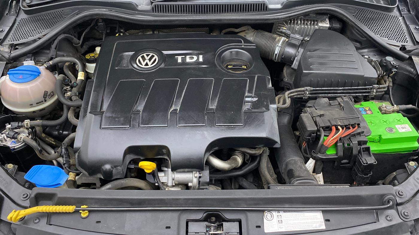 2016 Volkswagen Ameo HIGHLINE1.5L, Diesel, Manual, 1,09,668 km, Open Bonet