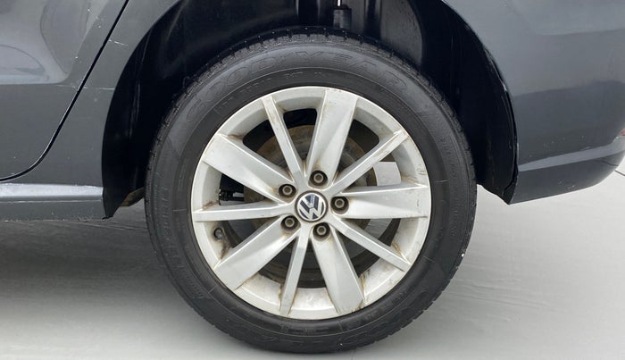 2016 Volkswagen Ameo HIGHLINE1.5L, Diesel, Manual, 1,09,668 km, Left Rear Wheel