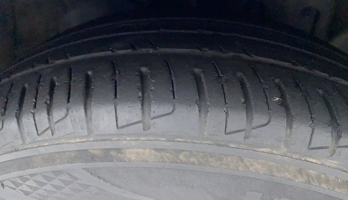 2015 Ford Ecosport TITANIUM 1.5L PETROL AT, Petrol, Automatic, 98,585 km, Right Front Tyre Tread