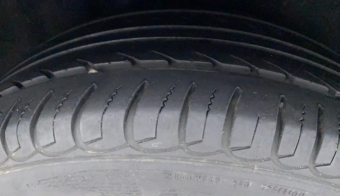 2015 Ford Ecosport TITANIUM 1.5L PETROL AT, Petrol, Automatic, 98,585 km, Right Rear Tyre Tread