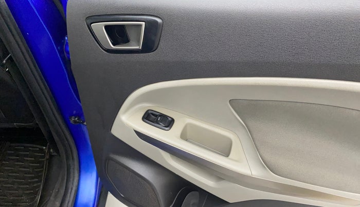 2015 Ford Ecosport TITANIUM 1.5L PETROL AT, Petrol, Automatic, 98,585 km, Right rear window switch / handle - Minor damage