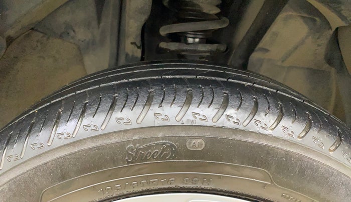 2022 Renault Kiger RXT AMT, Petrol, Automatic, 21,754 km, Right Front Tyre Tread