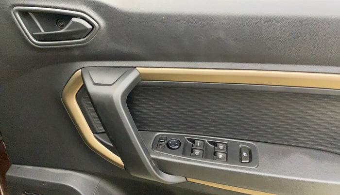 2022 Renault Kiger RXT AMT, Petrol, Automatic, 21,754 km, Driver Side Door Panels Control