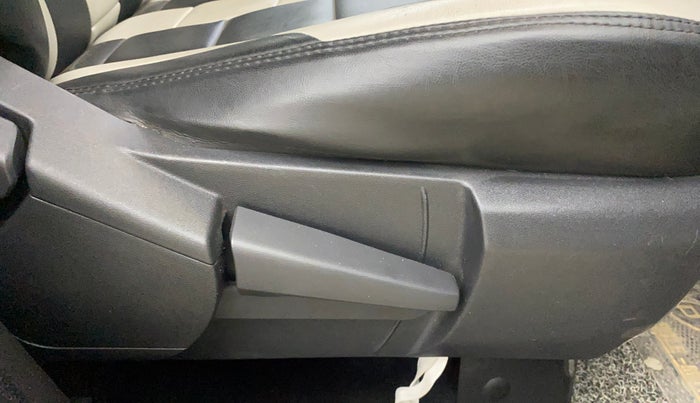 2022 Renault Kiger RXT AMT, Petrol, Automatic, 21,754 km, Driver Side Adjustment Panel