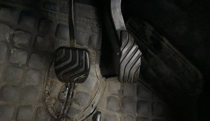 2022 Renault Kiger RXT AMT, Petrol, Automatic, 21,754 km, Pedals