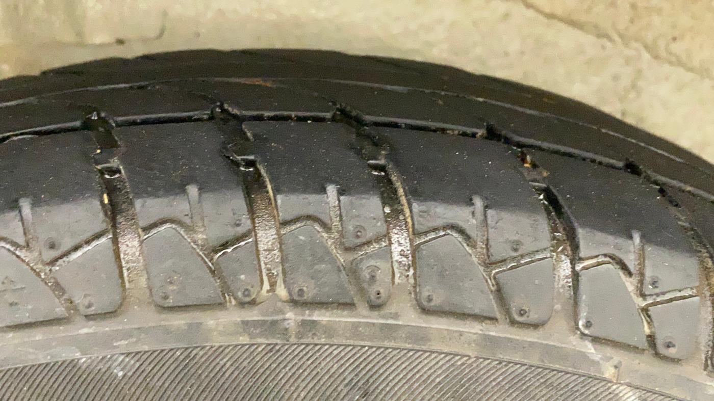 2017 Maruti Wagon R 1.0 LXI CNG, CNG, Manual, 1,17,691 km, Right Rear Tyre Tread