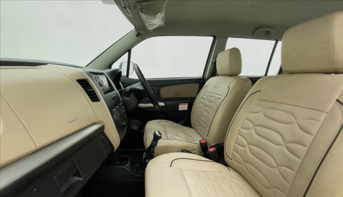 2017 Maruti Wagon R 1.0 LXI CNG, CNG, Manual, 1,17,691 km, Right Side Front Door Cabin