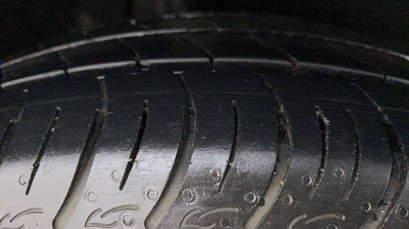 2021 Maruti Baleno DELTA CVT PETROL 1.2, Petrol, Automatic, 28,273 km, Right Rear Tyre Tread