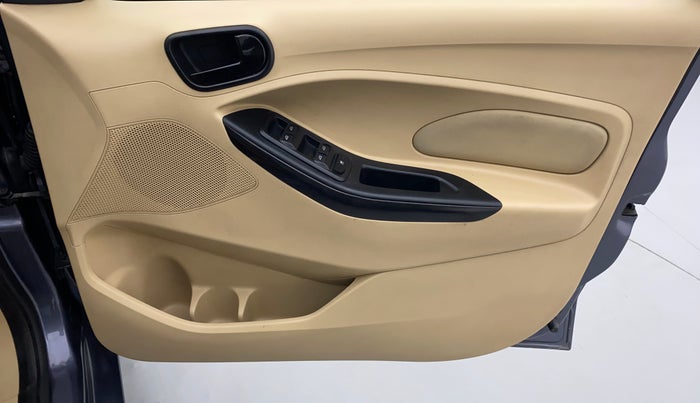 2017 Ford Figo Aspire 1.5 TITANIUM DIESEL, Diesel, Manual, 1,00,827 km, Driver Side Door Panels Controls