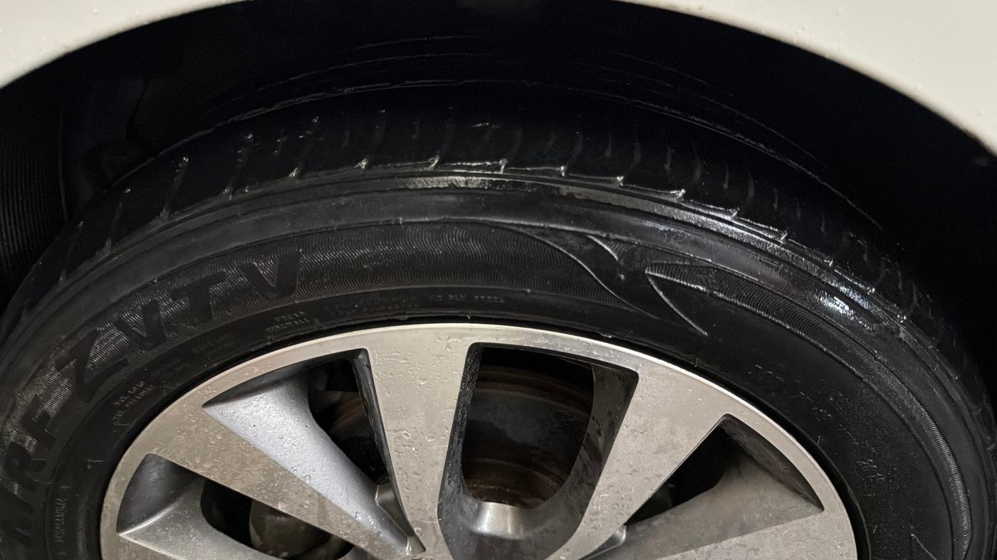 2015 Hyundai Verna FLUIDIC 1.6 VTVT S O AT, Petrol, Automatic, 94,466 km, Left Front Tyre Tread
