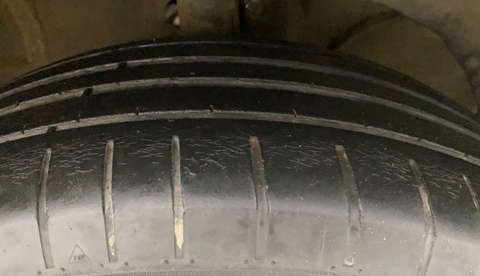 2019 Maruti Swift ZXI PLUS, Petrol, Manual, 52,467 km, Right Front Tyre Tread