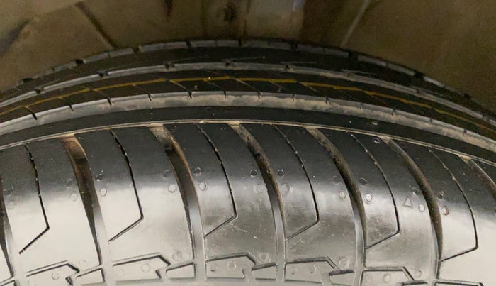 2019 Maruti Swift ZXI PLUS, Petrol, Manual, 52,467 km, Left Front Tyre Tread