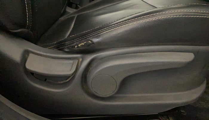 2019 Hyundai Verna 1.6 VTVT SX + AT, Petrol, Automatic, 40,204 km, Driver Side Adjustment Panel