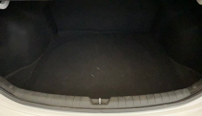 2019 Hyundai Verna 1.6 VTVT SX + AT, Petrol, Automatic, 40,204 km, Boot Inside