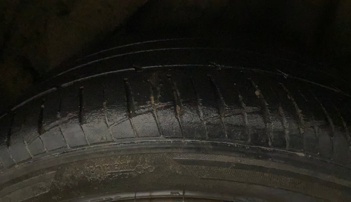 2019 Hyundai Verna 1.6 VTVT SX + AT, Petrol, Automatic, 40,204 km, Left Rear Tyre Tread