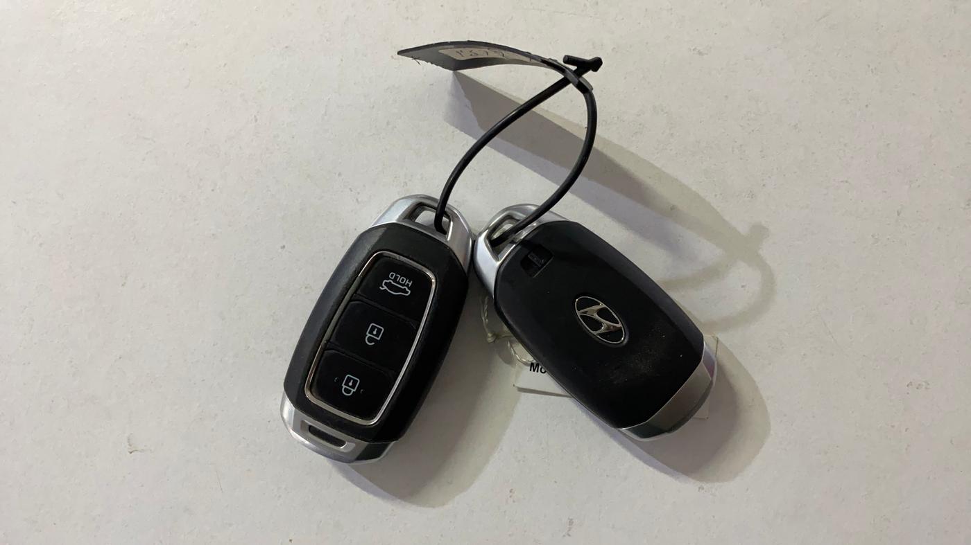 2019 Hyundai Verna 1.6 VTVT SX + AT, Petrol, Automatic, 40,204 km, Key Close Up