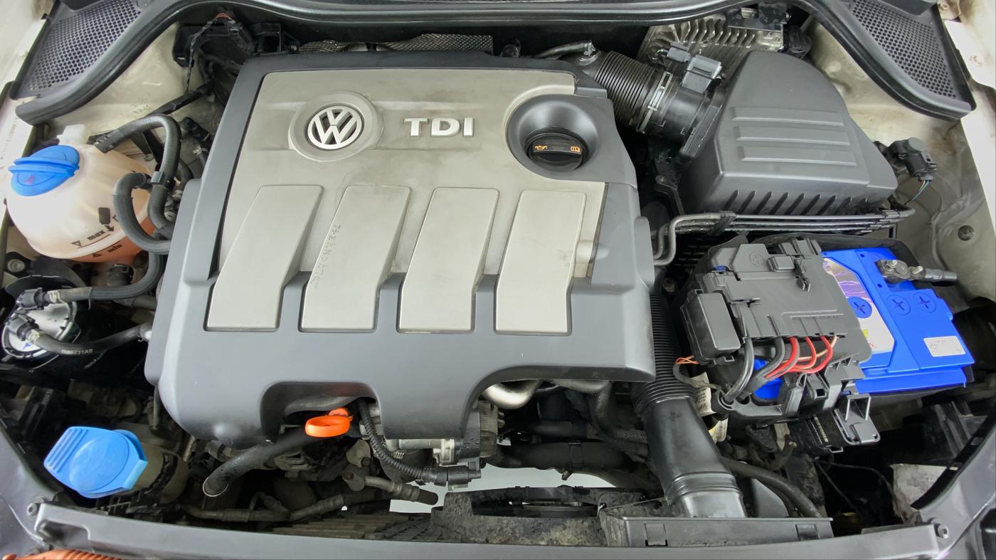 2013 Volkswagen Vento HIGHLINE DIESEL, Diesel, Manual, 75,680 km, Open Bonet