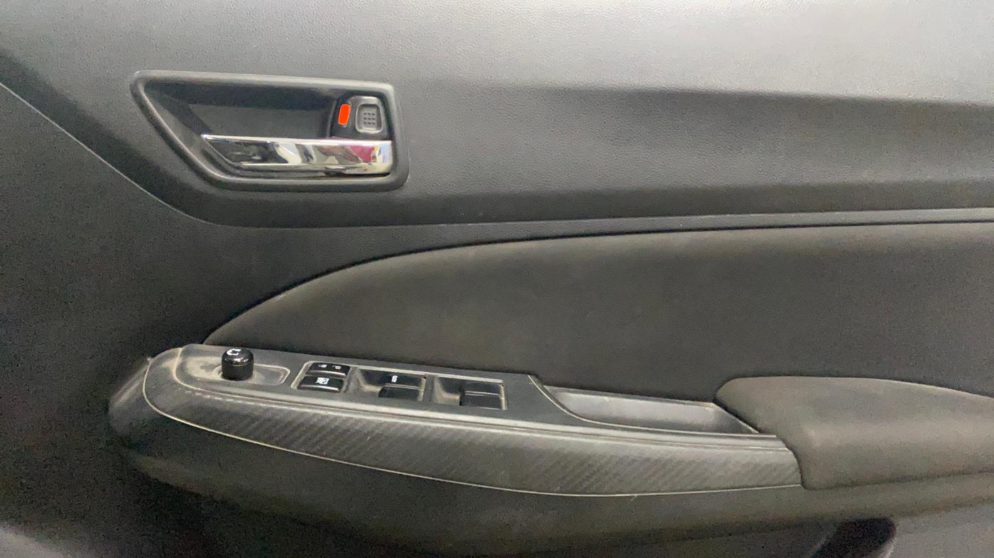 2020 Maruti Swift VXI, Petrol, Manual, 49,893 km, Driver Side Door Panels Control
