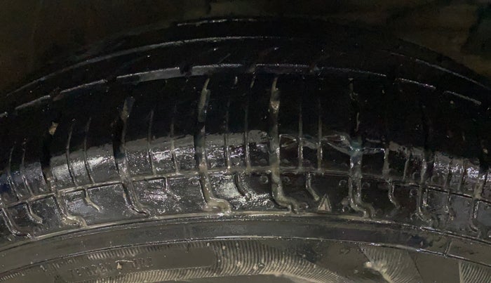 2020 Maruti Swift VXI, Petrol, Manual, 49,751 km, Right Front Tyre Tread