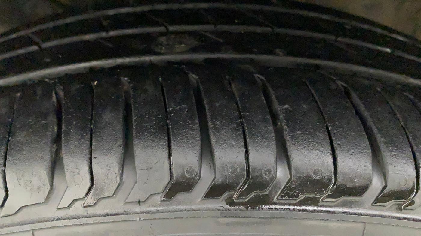2017 Honda Jazz 1.2L I-VTEC V AT, Petrol, Automatic, 72,559 km, Left Front Tyre Tread