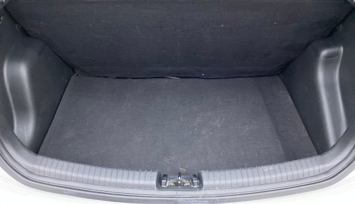 2017 Hyundai Grand i10 MAGNA 1.2 KAPPA VTVT, Petrol, Manual, Boot Inside