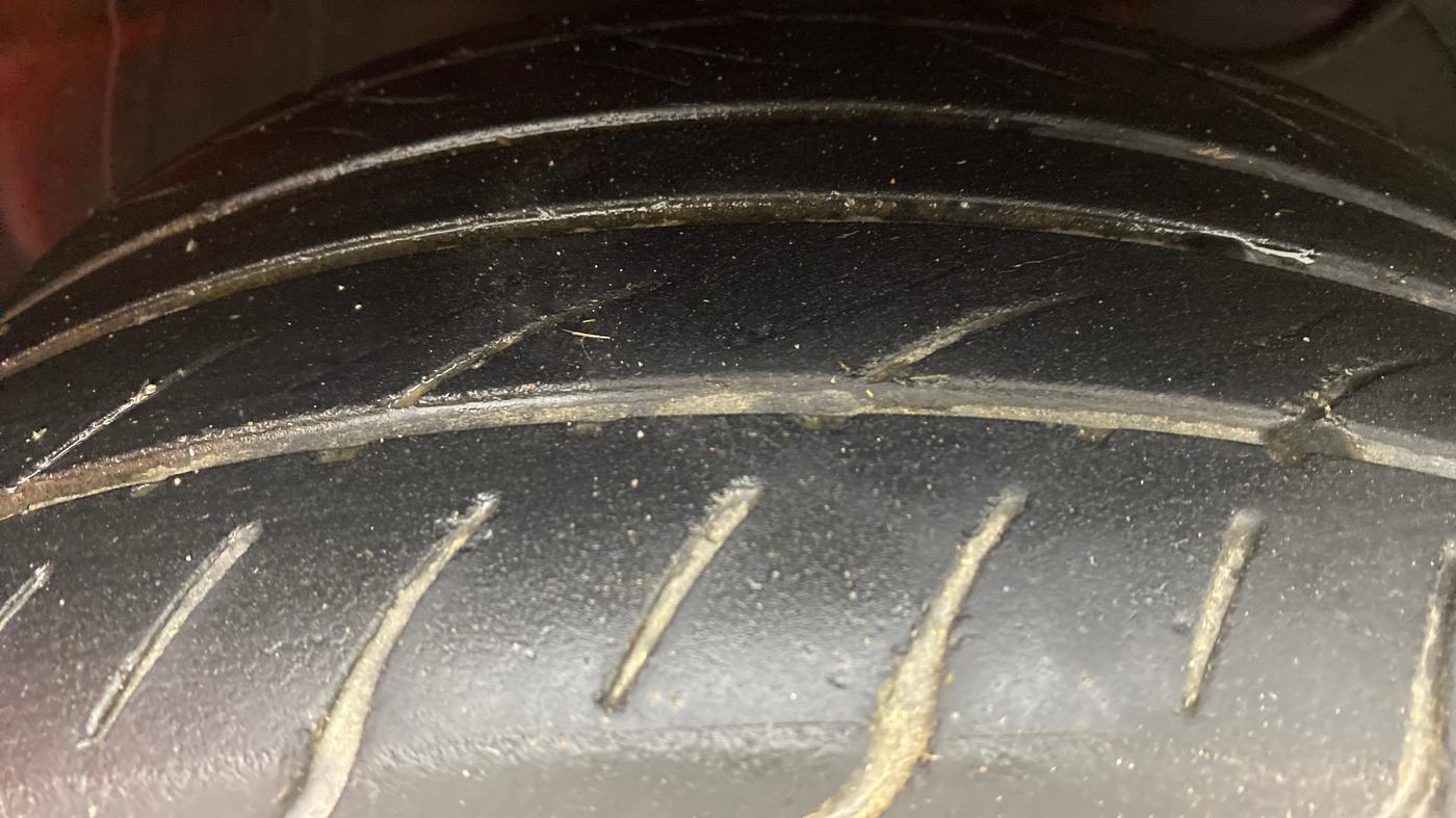 2018 Maruti Swift ZDI plus AMT, Diesel, Automatic, 62,149 km, Right Front Tyre Tread