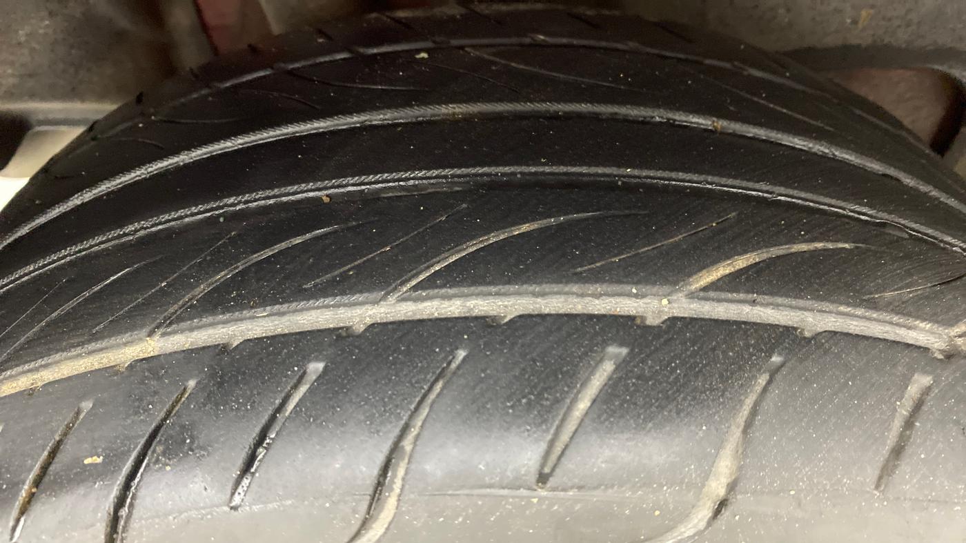 2018 Maruti Swift ZDI plus AMT, Diesel, Automatic, 62,149 km, Right Rear Tyre Tread