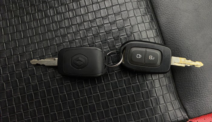 2019 Renault Kwid RXT 1.0 AMT (O), Petrol, Automatic, 40,707 km, Key Close Up