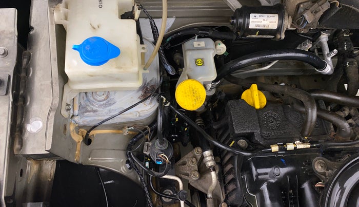 2019 Renault Kwid RXT 1.0 AMT (O), Petrol, Automatic, 40,707 km, Engine View - Right