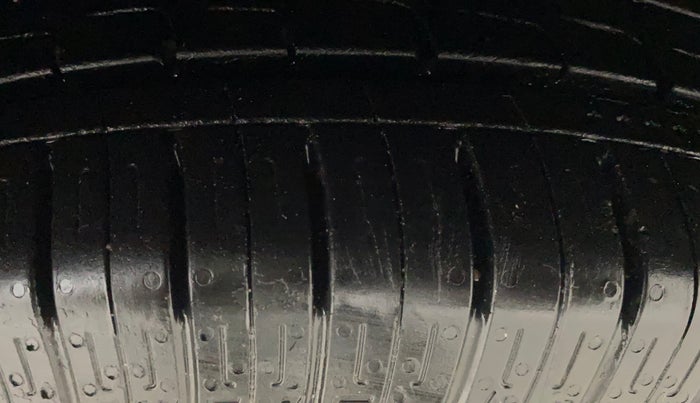 2019 Maruti Dzire ZXI PLUS AMT, Petrol, Automatic, 59,320 km, Left Front Tyre Tread