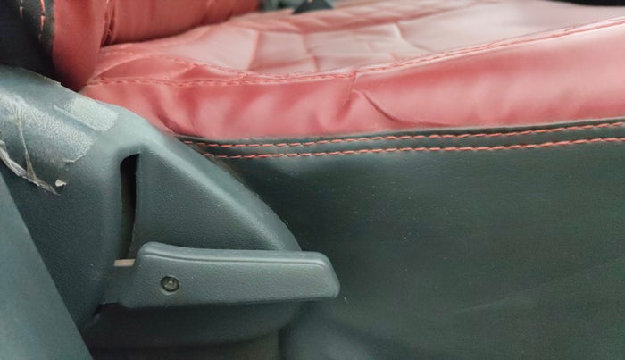 2019 Maruti Alto 800 LXI CNG, CNG, Manual, 86,040 km, Driver Side Adjustment Panel