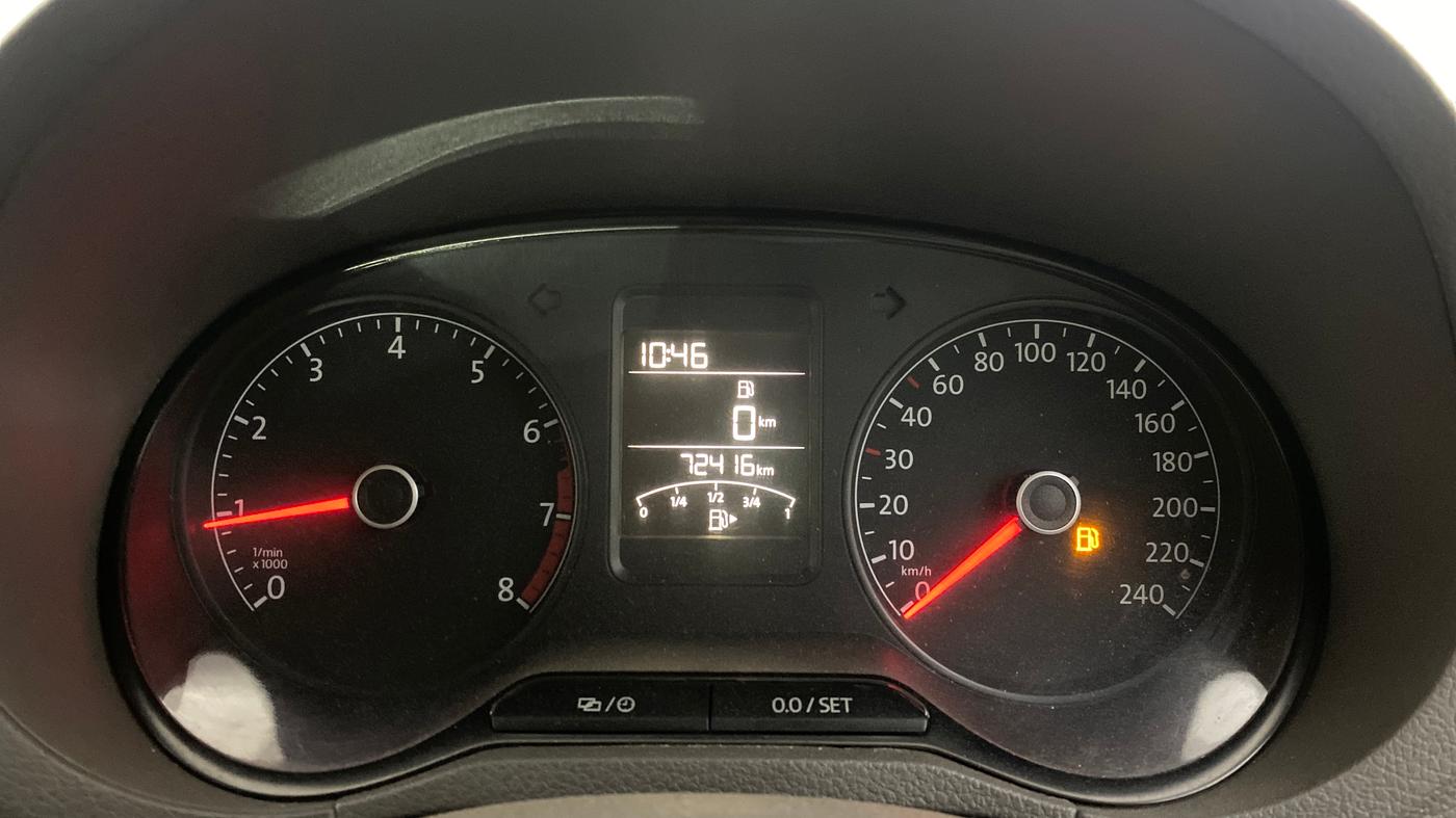 2016 Volkswagen Vento HIGHLINE 1.6 MPI, Petrol, Manual, 72,415 km, Odometer Image
