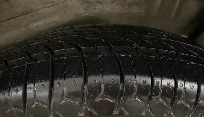 2018 Maruti Wagon R 1.0 LXI CNG, CNG, Manual, 51,937 km, Left Rear Tyre Tread