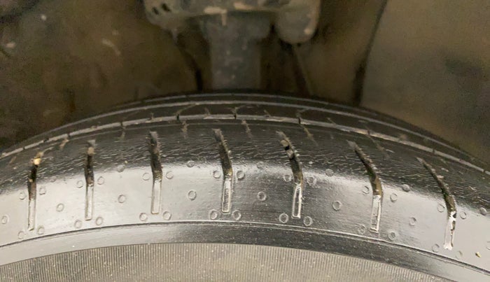 2022 Hyundai VENUE S(O) 1.2, Petrol, Manual, 24,974 km, Right Front Tyre Tread